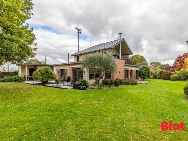 A vendre, Blot Immobilier Pacé Maison d'exception sur 1200 m² de terrain 