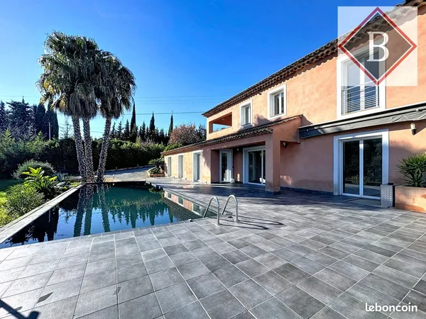 Villa 6 pièces 250 m² 