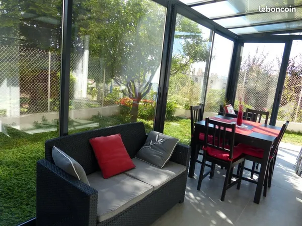 2/3 pieces 52 m2 meuble, clim, jardin prive, parking prive, vue mer plein sud 