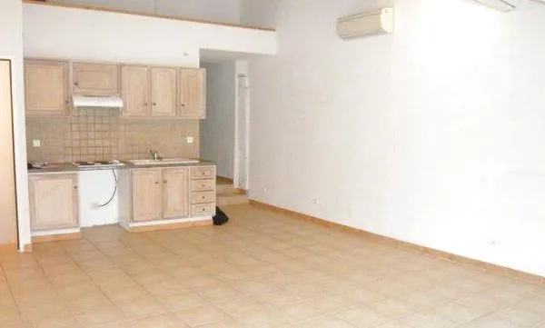 Appartement de type p3 avec 2 chambres dans les remparts 