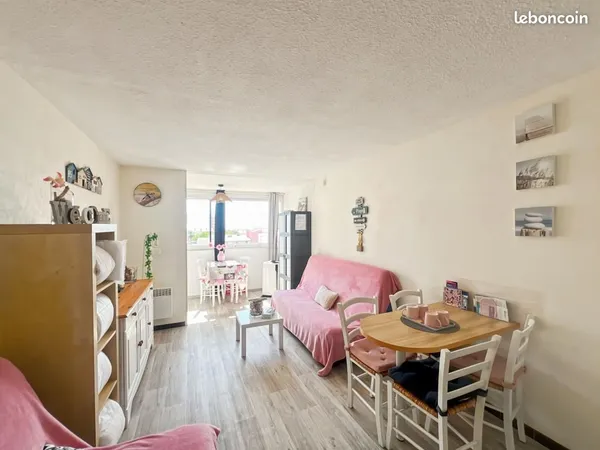 Studio 1 pièce 25 m² 