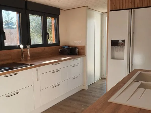 Maison entièrement rénovée avec piscine 
