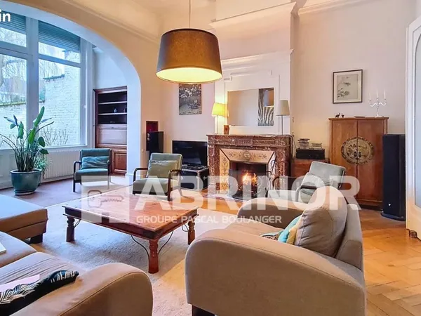 Maison 10 pièces 274 m² 