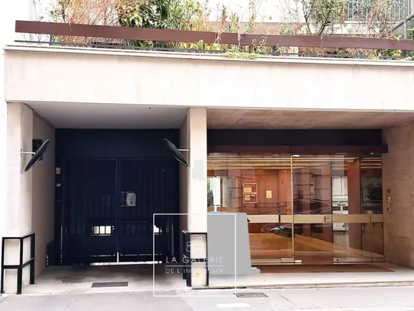 Parking 24 m² 