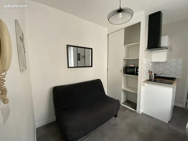 Studio 1 pièce 11 m² 
