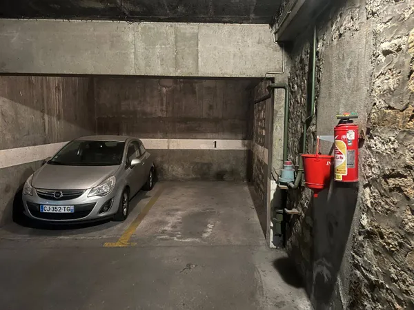 Parking 13 m² 