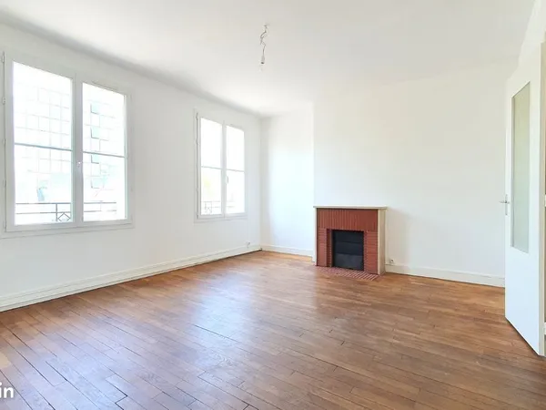 T3 de 65 m² séjour avec parquet - proche gare de Tours 