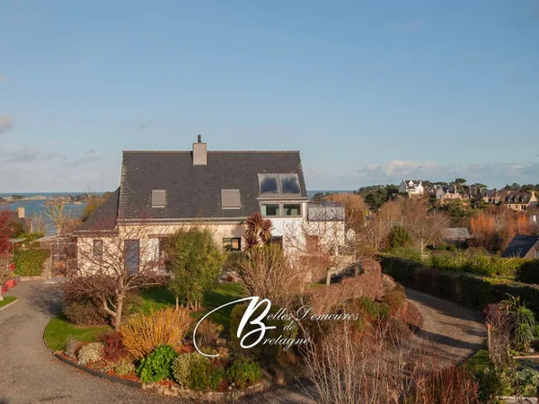 A vendre belle vue mer sur la baie de Port-Blanc et ses îlots C 