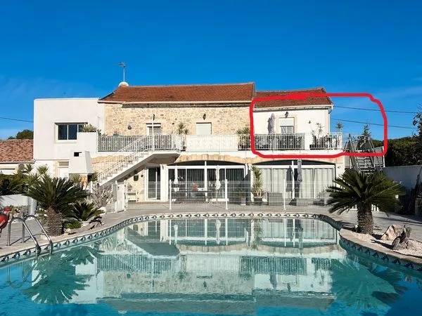 Location Meublée Appartement Type F1 avec Terrasse 