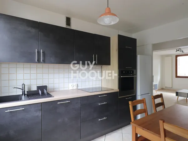 Chambéry - Centre-Ville : T4 de 68 m² meublé avec garage 