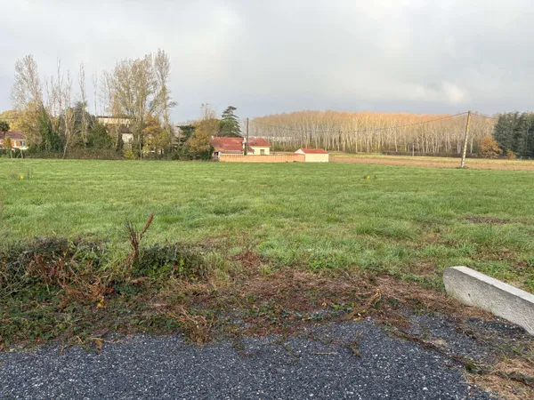 Terrain en individuel 700 m² 