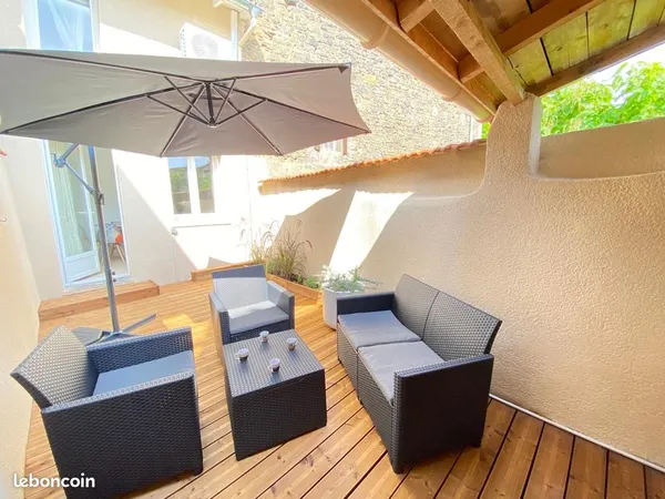 Maison de ville Climatisée -Terrasse-30 min de Lyon 