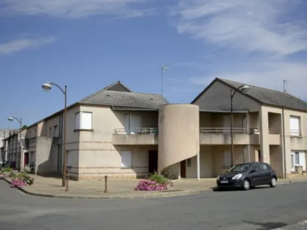 Votre agence France Loire Aubigny S/Nère vous propose cet appartement à la location sur la commune 