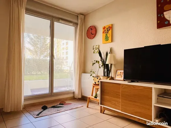 Location appartement T2 de 44mᒾ avec jardin + parking en ss-sol 