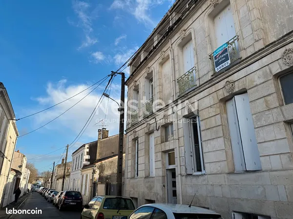Studio 1 pièce 20 m² 