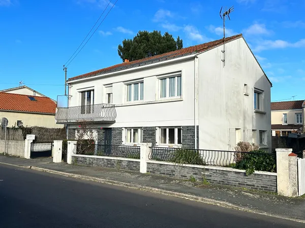 Maison familiale de 140 m² / 5 chambres, jardin et dépendances 