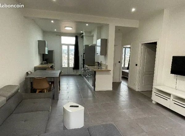 Collocation appartement meublé 3 pièces 52m2 avec terrasse à Nice 