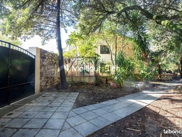 Propriété 9 pièces 247 m² 