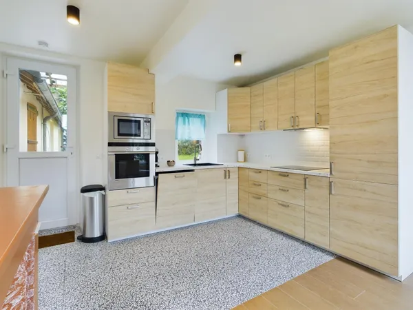 Appartement en RdC, entièrement rénové, 85 m², 3 chambres 