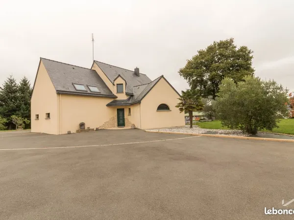 Maison 9 pièces 245 m² 