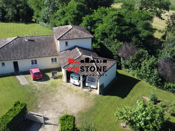 Maison 9 pièces 242 m² 