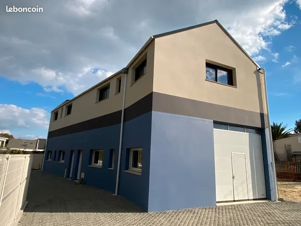 Hangar/ atelier/ bureau à louer avec option d' achat 