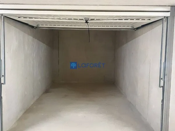 Parking - Garage Location Marseille 11e Arrondissement   153€