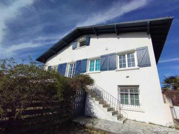 Appartement 7 pièces 142 m² 