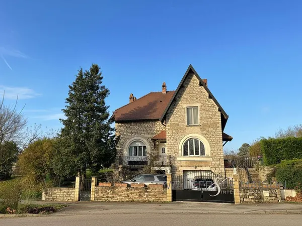 Maison 7 pièces 172 m² 