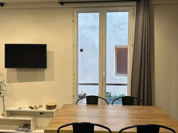 Deux-pièces au deuxième étage dans une maison de village à Saint-Étienne-de-Tinée 