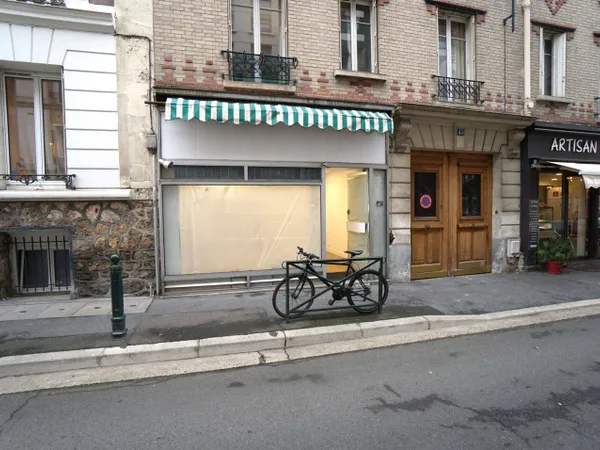 Local commercial 1 pièce 38 m² 