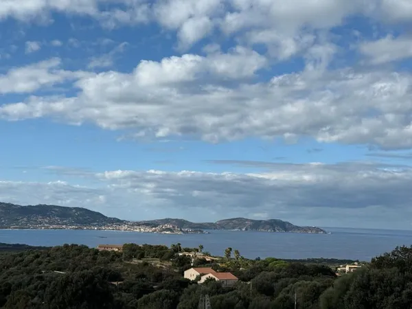 APPARTEMENT T4 VUE MER ET MONTAGNES 