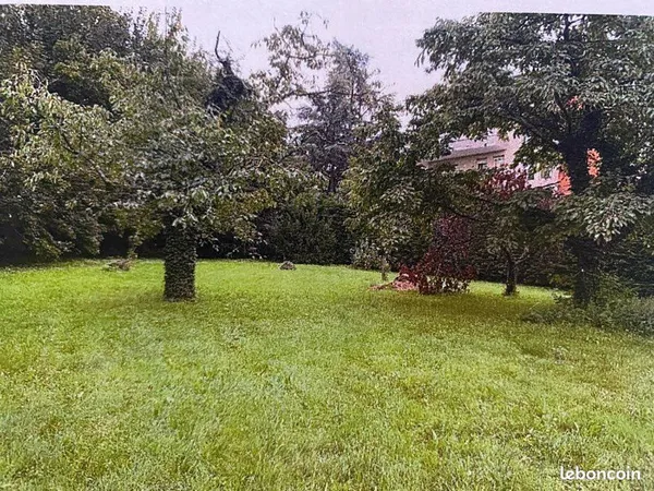 Terrain constructible 1 950 m²- Centre Saint-Chamond 