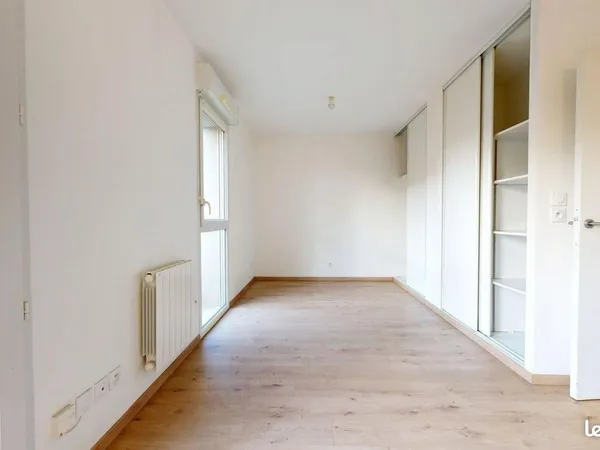 Studio 1 pièce 38 m² 