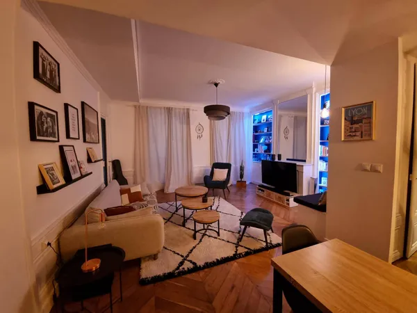 Loue appartement meublé 