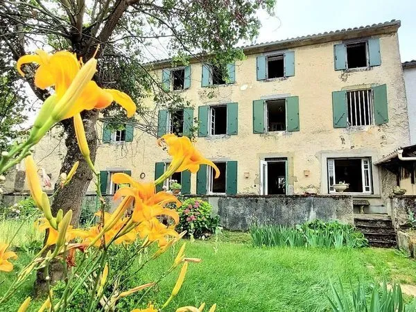 Maison 13 pièces 500 m² 