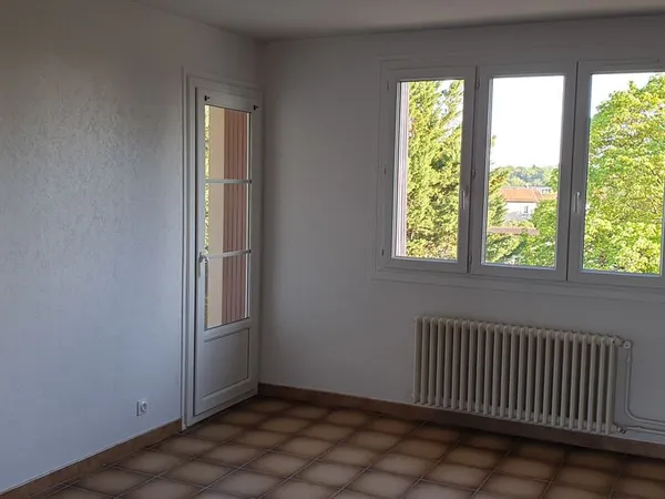 Location appartement T4 à PONT DE CHERUY 