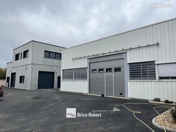 Local bureaux 337 m² 