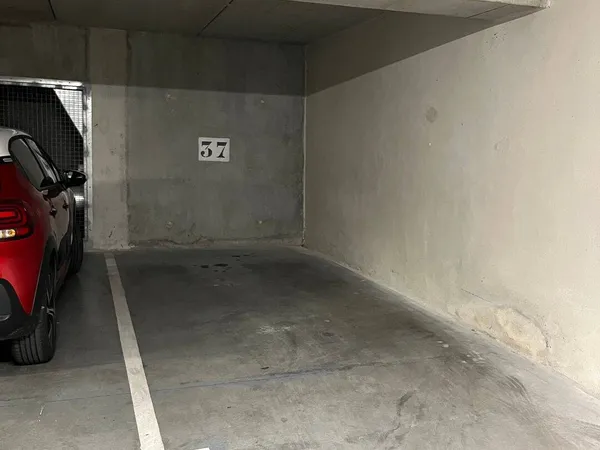 Parking 12 m² 