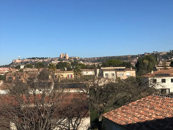 Appartement T2 de 45m² avec terrasse de 7m² et 1 place de stationnement privative 