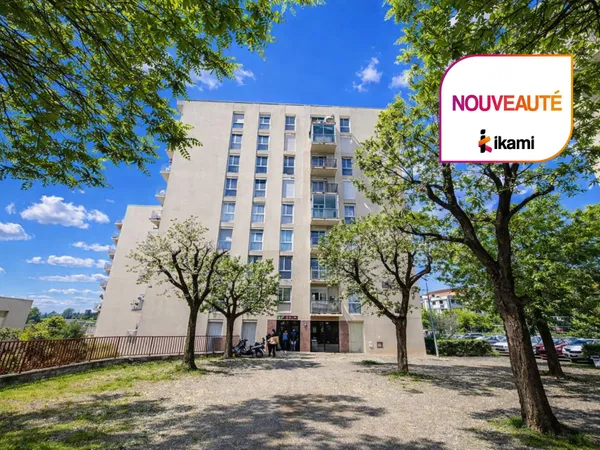 ROMANS (PROCHE CENTRE) - Appartement T4 avec balcon 