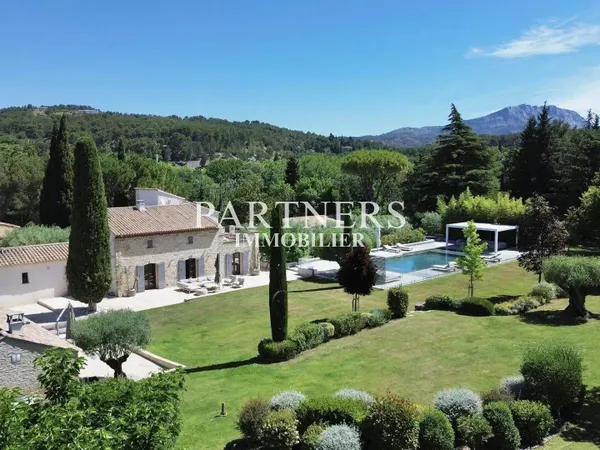 Aix en provence - Propriété d'exception de 617m²- 2 maisons - Te 