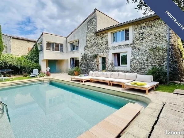 Maison 7 pièces 237 m² 