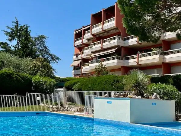 Studio Meublé refait à neuf avec Vue Mer et Piscine 