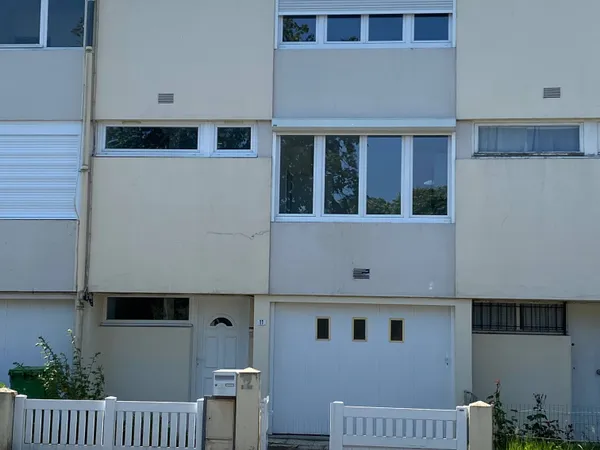 Maison 1 pièce 106 m² 