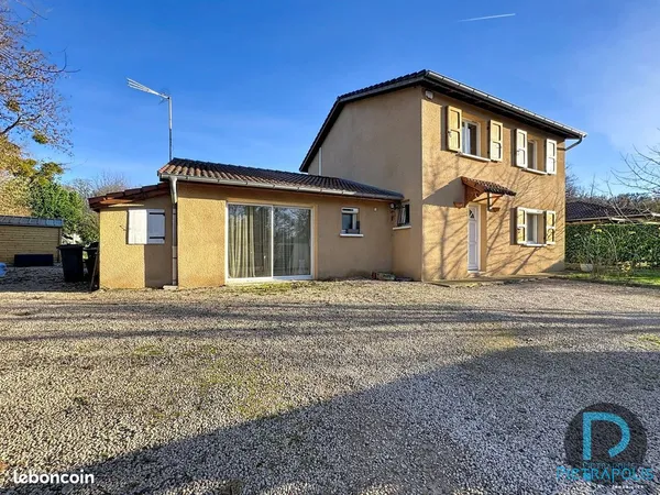Maison 6 pièces 145 m² 