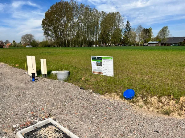Terrain 298 m² 