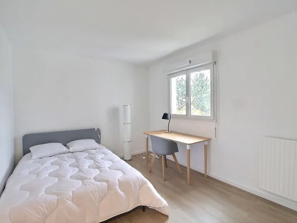 Appartement 1 pièce 92 m² 