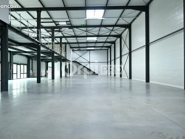 Local commercial 1740 m² 