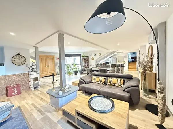 Appartement 6 pièces 135 m² 